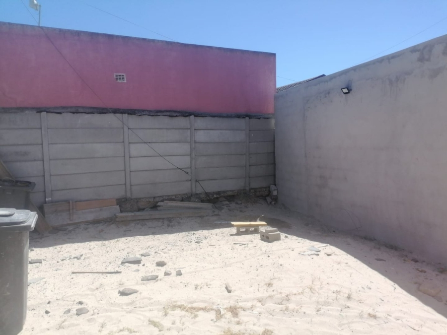  Bedroom Property for Sale in Llitha Park Western Cape